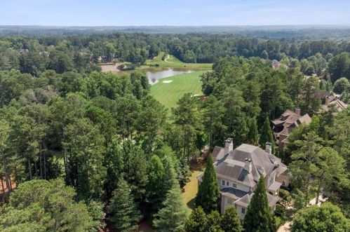 798 Middle Fork Trl, Suwanee, GA 30024-1735