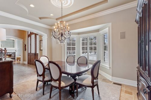 6403 Garfield Ave, Willowbrook IL  60527-5237 exterior