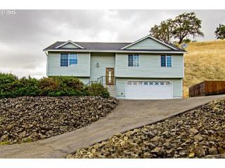 239 Summerwood St, Roseburg, OR 97471-8323