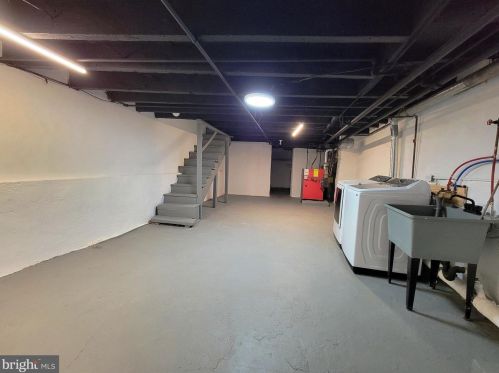 931 11 St, Philadelphia PA  19147-1901 exterior