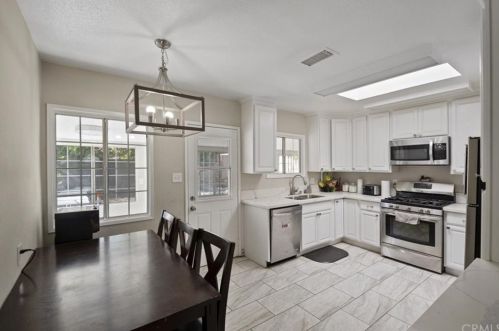 3223 Stonybrook Dr, Anaheim CA  92804-3023 exterior