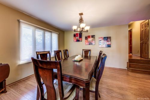 331 Ridgemoor Dr, Willowbrook IL  60527-5419 exterior