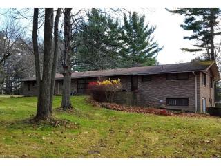 10121 Highland Dr, Cleveland OH  44141-3326 exterior