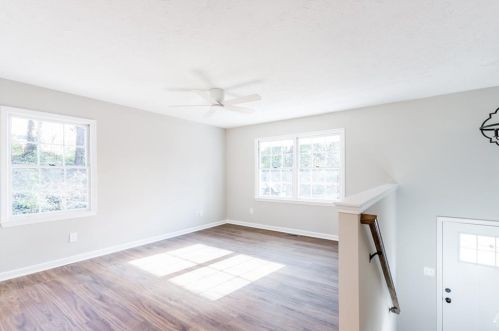 2565 Timberly Dr, Marietta, GA 30060-7043