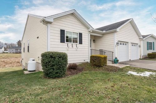32 Autumn Ln, Middletown, CT 06457-4787