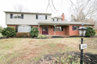 1235 Caroline Rd, Allentown, PA 18103-9725