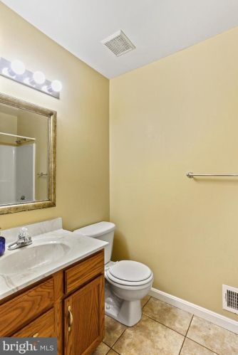 16917 Hampshire Dr, Williamsport MD  21795-3180 exterior