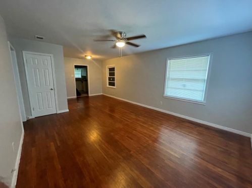 3205 Elva Ave, Dallas TX  75227-5712 exterior