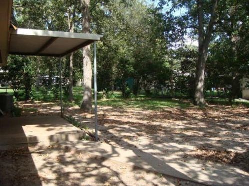 307 Moss Hill Ln, Conroe TX  77303-1744 exterior