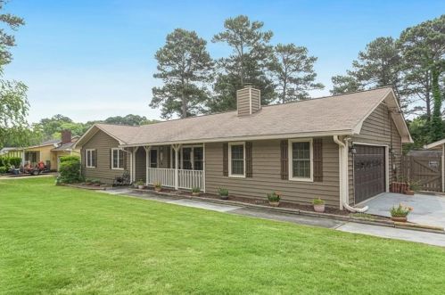 155 Hill Ln, Ellenwood, GA 30294-2805
