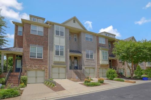 1975 Cobblestone Cir, Atlanta GA  30319-4908 exterior