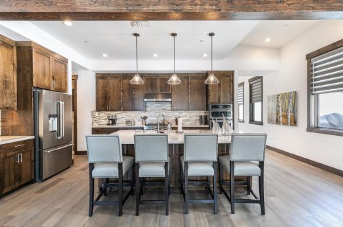9218 Heartwood Dr, Truckee CA  96161-5196 exterior