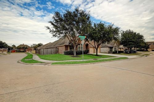 13509 Sweet Wind Ct, Pearland, TX 77584-3742