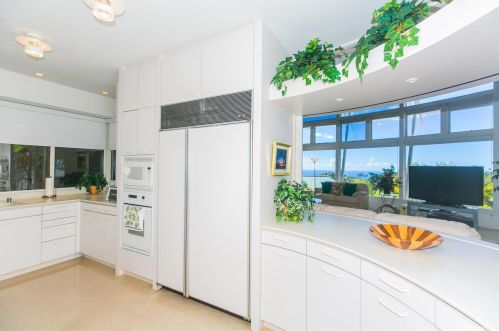 1205 Ikena Cir, Honolulu HI  96821-2561 exterior
