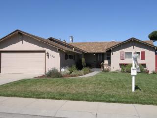 126 Del Mar Dr, Salinas, CA 93901-2201