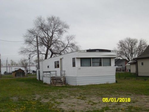 125 Vine St, Sutherland, NE 69165-2051