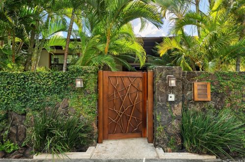 4451 Kolohala St, Honolulu HI  96816-4939 exterior