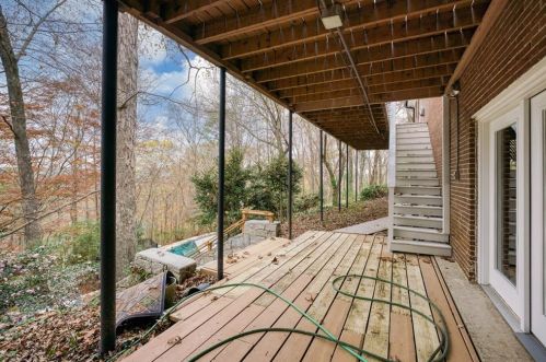 170 Huntcliff Pt, Atlanta GA  30350-1601 exterior