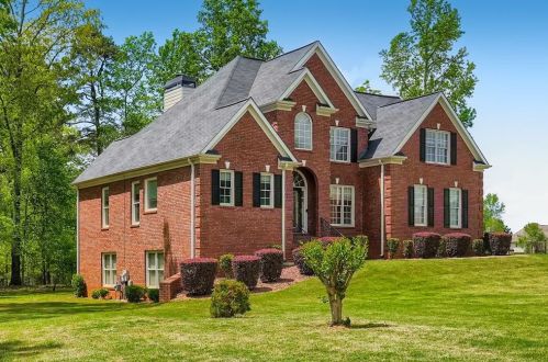 35 Lake Lucinda Dr, Porterdale, GA 30016-1304