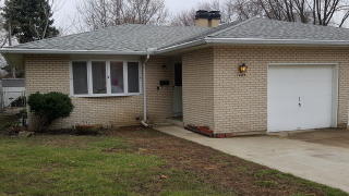 1405 Getzelman Dr, Hoffman Estates IL  60123-2011 exterior