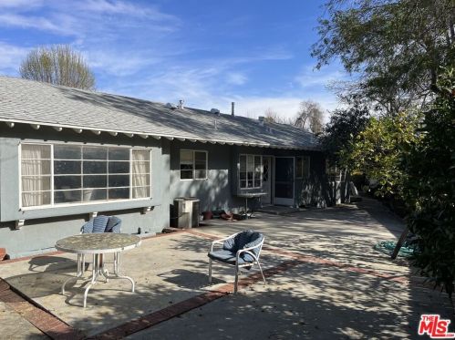 3212 Valley Heart Dr, Burbank, CA 91505-4739