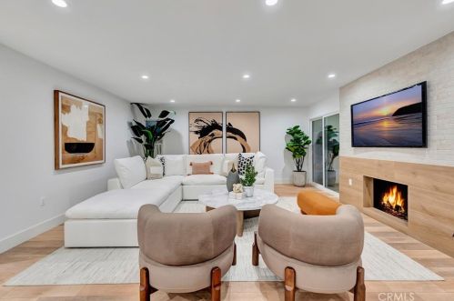 5892 Bellfield Ln, Huntington Beach CA  92648-1041 exterior