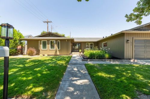 933 Dyer Ln, Modesto, CA 95350-1529