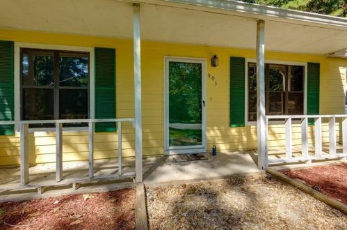 905 Nickolaus Pl, Holly Springs, GA 30188-2947