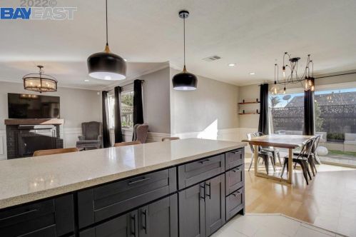 5945 Running Hills Ave, Livermore, CA 94551-1188