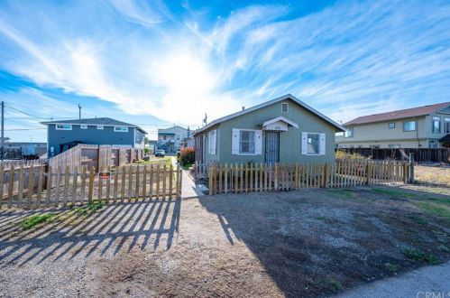 135 Ash Ave, Cayucos, CA 93430-1101