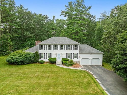 8 Hawthorne Rd, Londonderry, NH 03053-3180