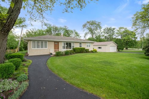 7511 Eleanor Pl, Willowbrook IL  60527-2320 exterior