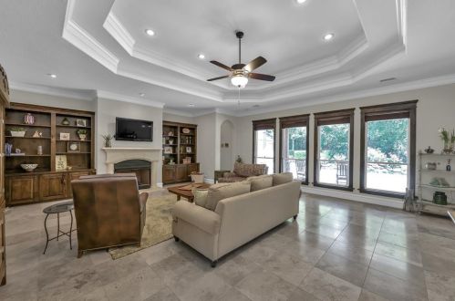 1612 Sweet Gum St, Conroe TX  77385-9530 exterior