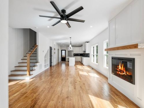 1462 Hardee St, Atlanta, GA 30307-2887