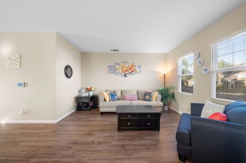 1896 Hawthorne St, San Jacinto, CA 92583-6050