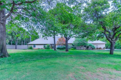 2600 Cactus Dr, Edmond, OK 73013-7905