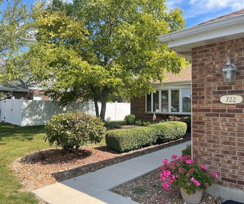 722 Downing St, Mokena, IL 60451-9556