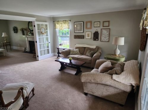 28 Endicott Dr, Great Meadows, NJ 07838-2007