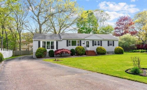 53 Boiling Spring Ave, Westerly, RI 02891-3124