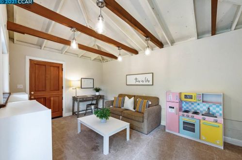 120 Collins Ct, Concord CA  94523-4107 exterior