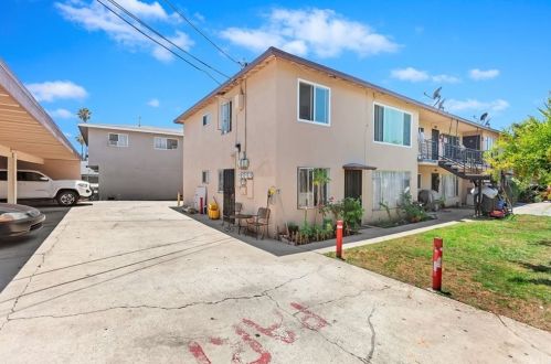 1128 Mayfair Ave, Anaheim CA  92801-2949 exterior