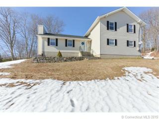 14 Richard Ave, Waterbury, CT 06716-1513