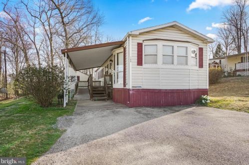 109 Rustique Dr, York, PA 17408-8244