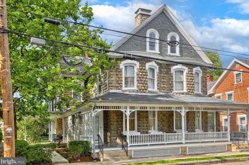 263 Walnut St, Carlisle, PA 17013-3735