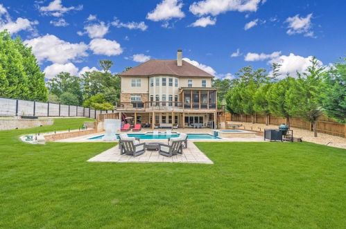 1046 Old Canton Rd, Marietta, GA 30068-2369