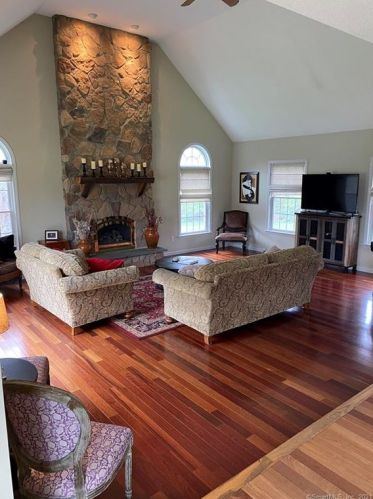 42 Kings Hwy, Chester, CT 06412-1234