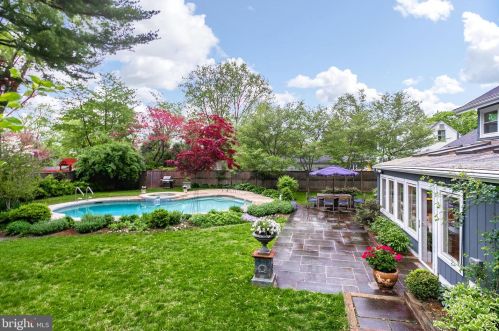 17 Leavitt Ln, Princeton NJ  08540-3921 exterior