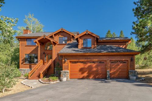 10304 Courtenay Ln, Truckee, CA 96161-1638