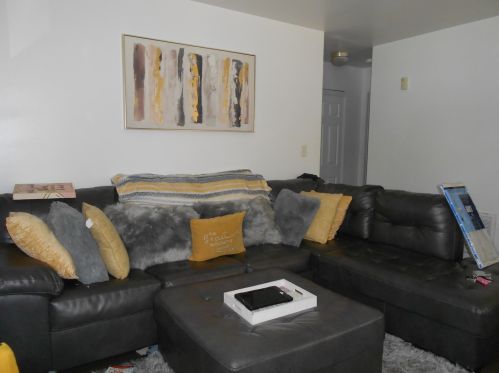 424 James Ct, Glendale Heights, IL 60139-3243