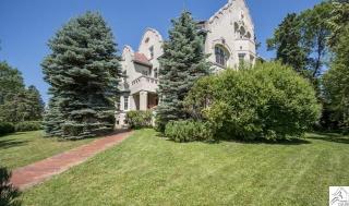 202 24th Ave, Duluth, MN 55806-1901